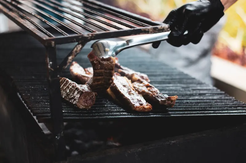 A Constituição do Churrasco: leis não escritas que todo brasileiro respeita (ou deveria)