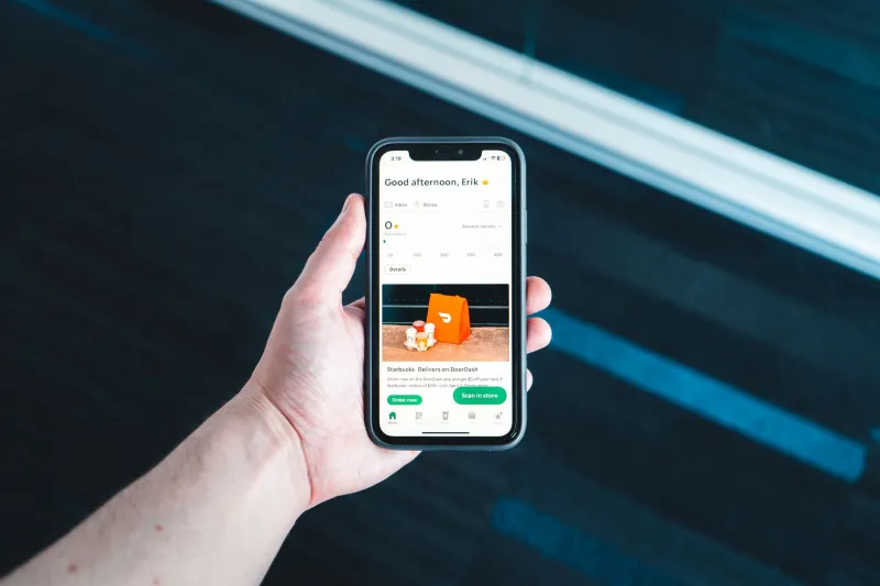 O que seu pedido de iFood diz de você: um raio-x da alma brasileira pela tela do celular